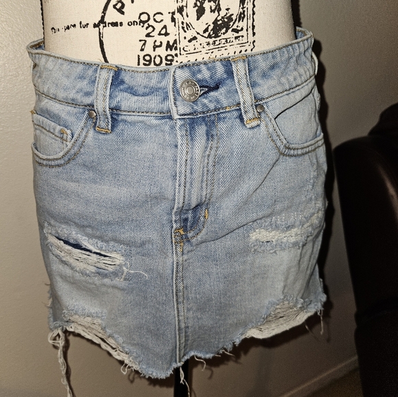 Pacsun Womans Distressed Jean Mini Skirt Size 25 - Picture 1 of 12